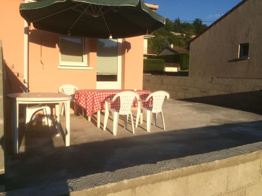 Le Coin Tranquille Au Pied Du Puy De Dome Apartment Pontgibaud Luaran gambar